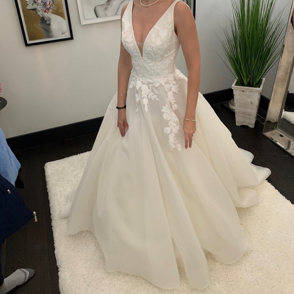 Lennox - Blue by  Enzoani size 2 NEW